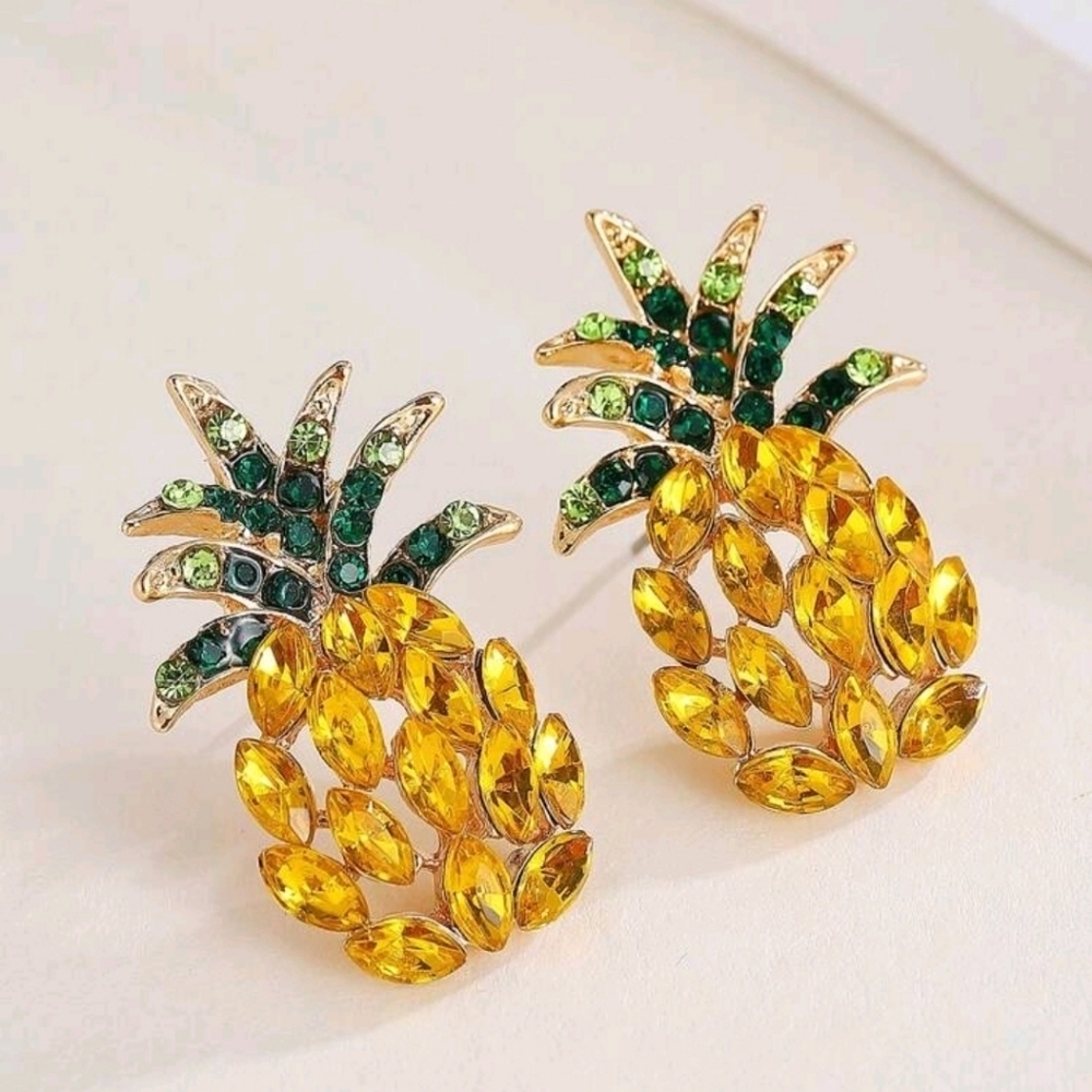 Pineapple Fruit Design Stud Earrings Nwt